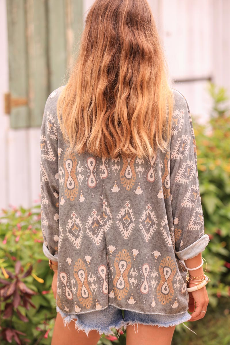 Khaki fine knit jersey sweater with aztec print