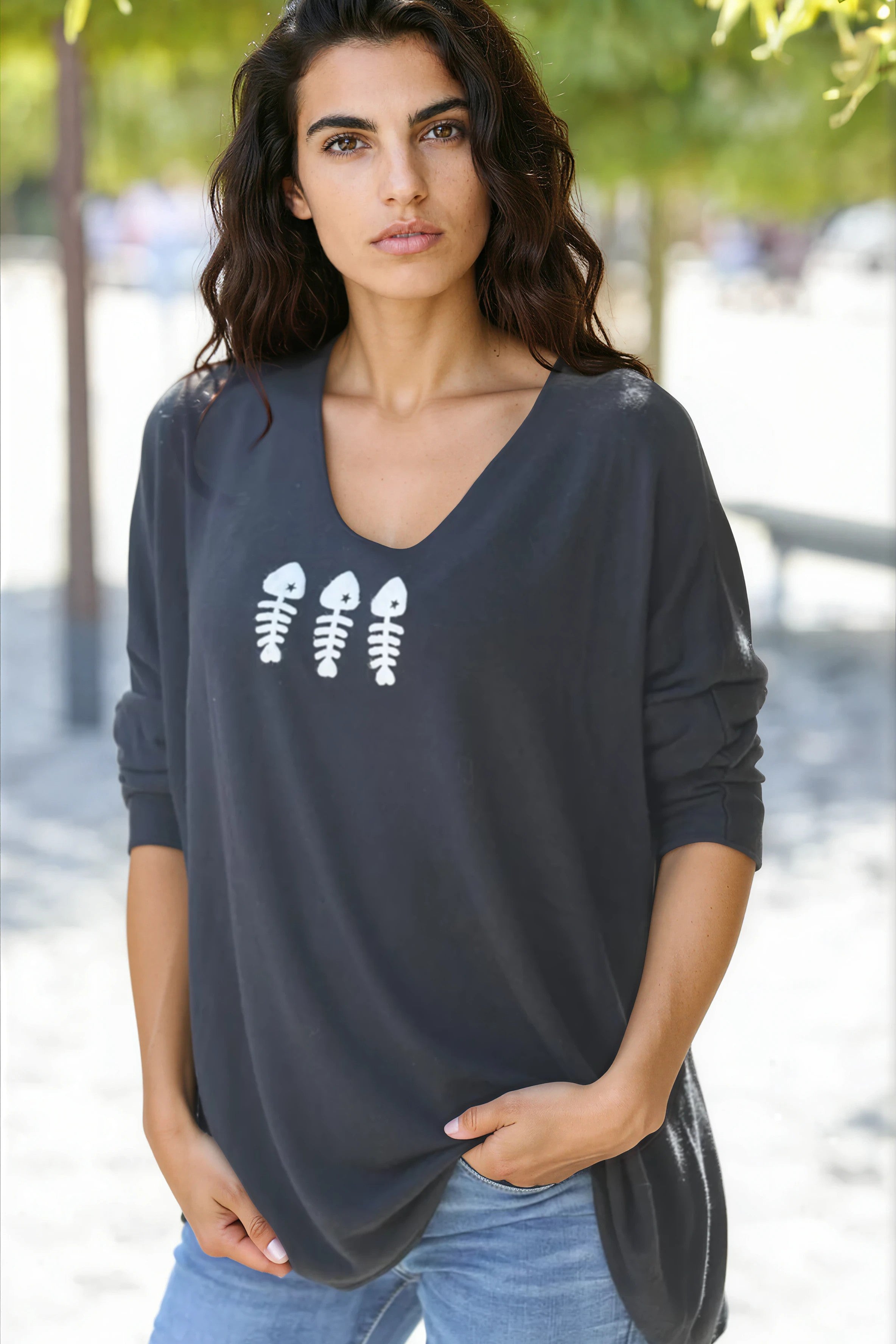Black jersey jumper with trio fish