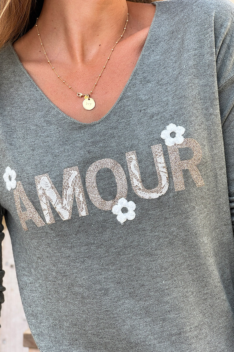 Pull kaki en jersey doux Amour en paillettes dorées et fleurs bouclettes