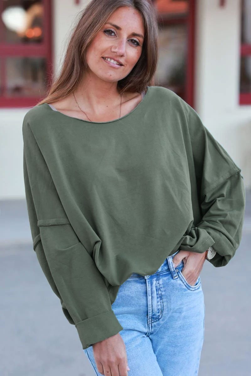Pull kaki large oversize col rond en coton stretch coutures apparentes