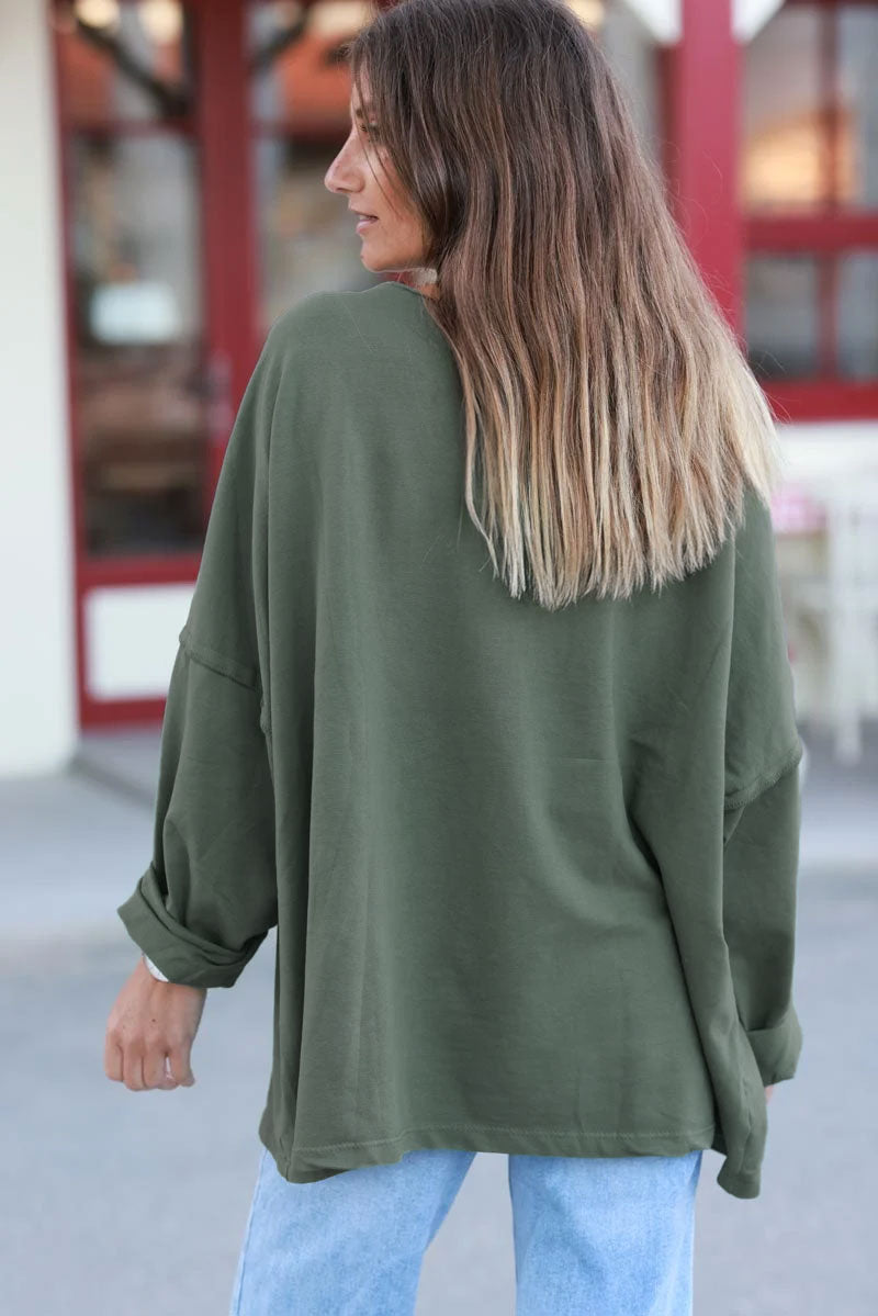 Pull kaki large oversize col rond en coton stretch coutures apparentes