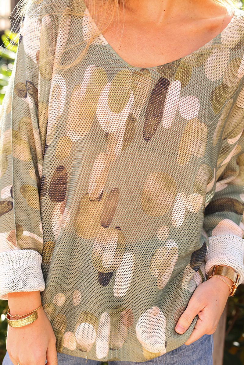 Khaki lightweight knit sweater with rounded camo effect