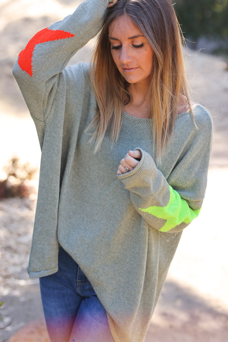 Khaki knit sweater with colourful stars