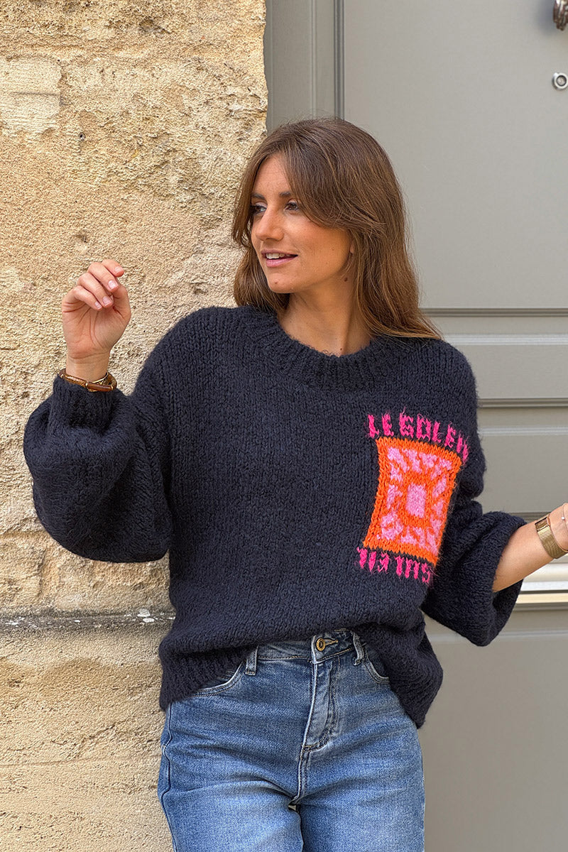 Pull loose bleu marine en grosse maille broderie Le Soleil coloré