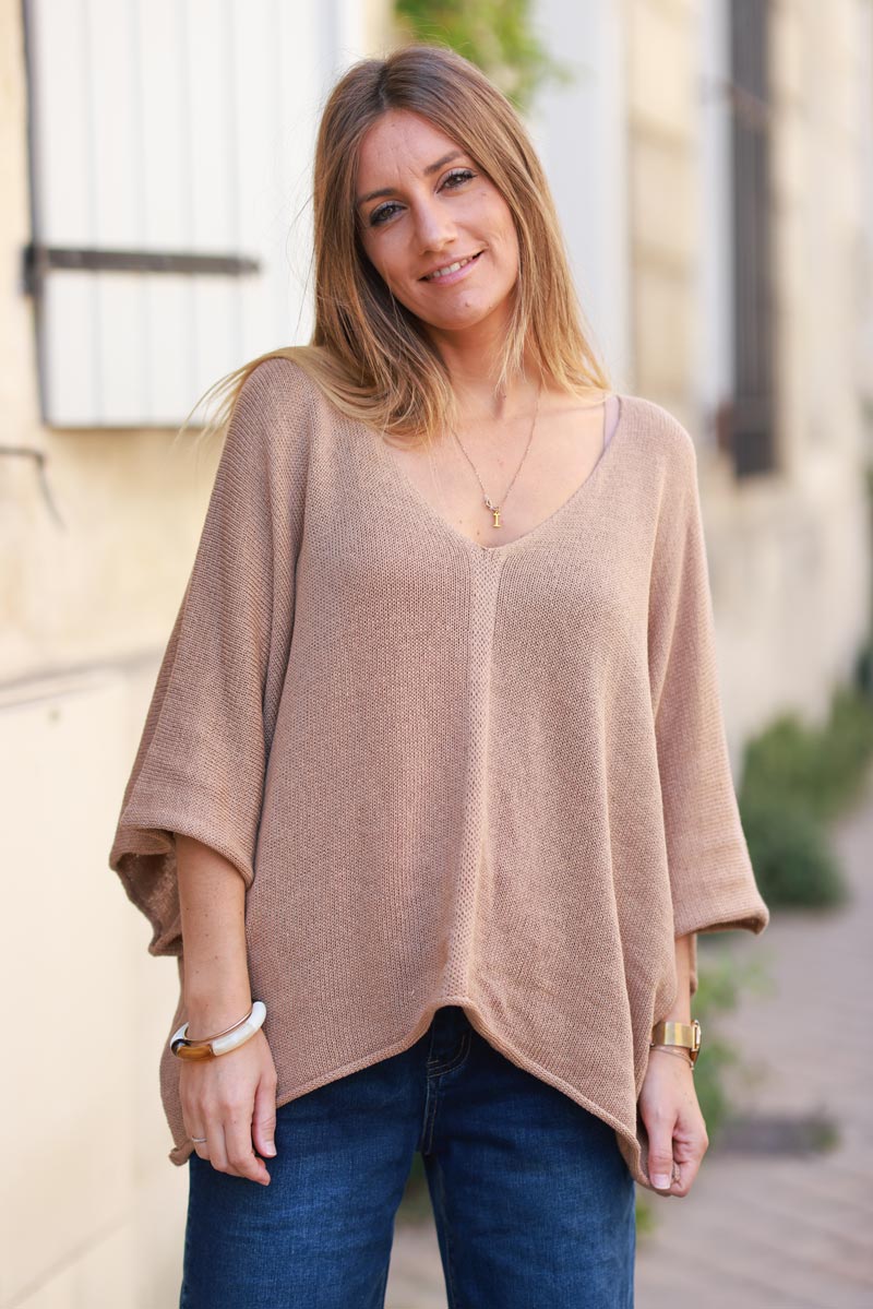 Pull loose camel en maille coton col v manches chauve souris