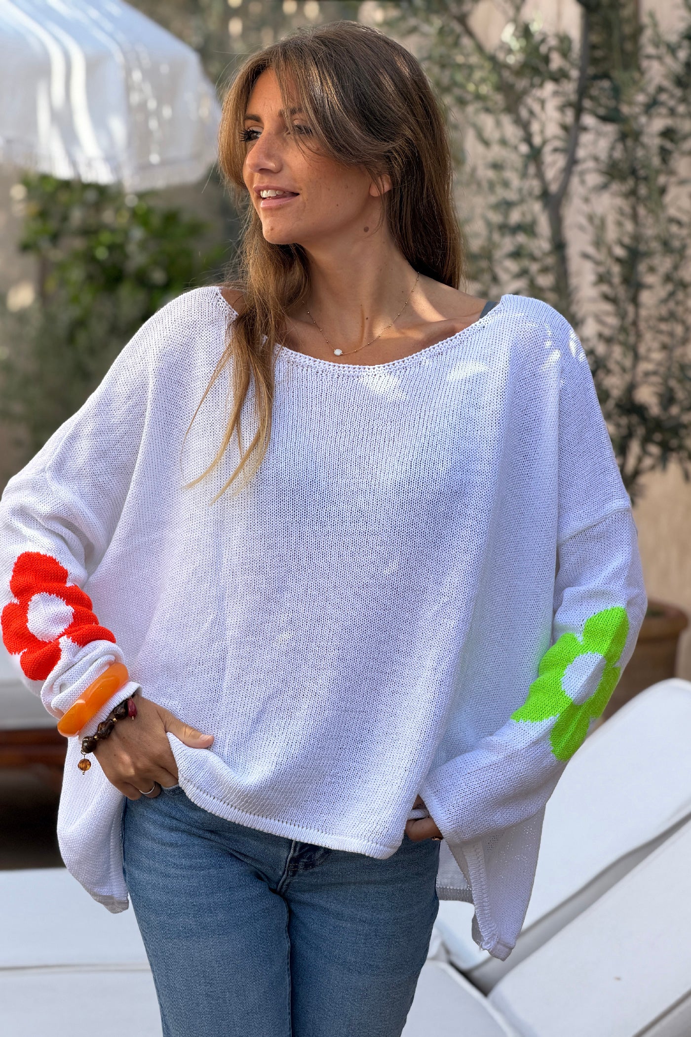Pull maille blanc coton col bateau fleurs colorées