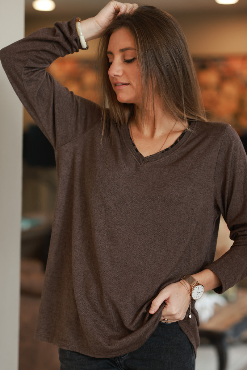 Brown Long-Sleeve V-Neck Tee with Leopard Trim