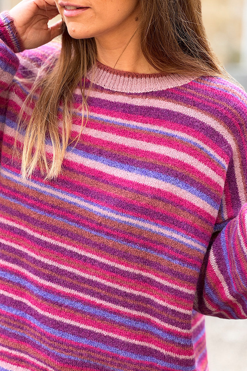 Pull moelleux à rayures fuchsia et aubergine col rond
