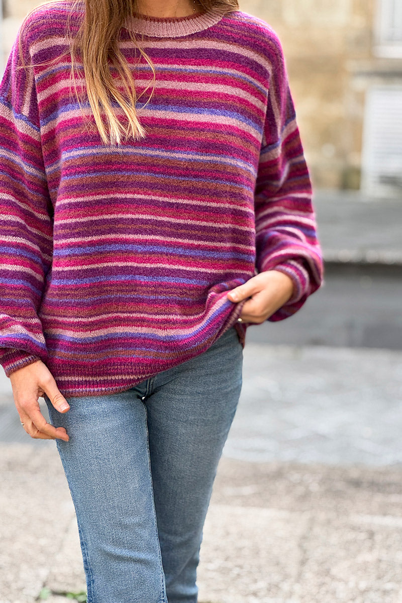 Pull moelleux à rayures fuchsia et aubergine col rond