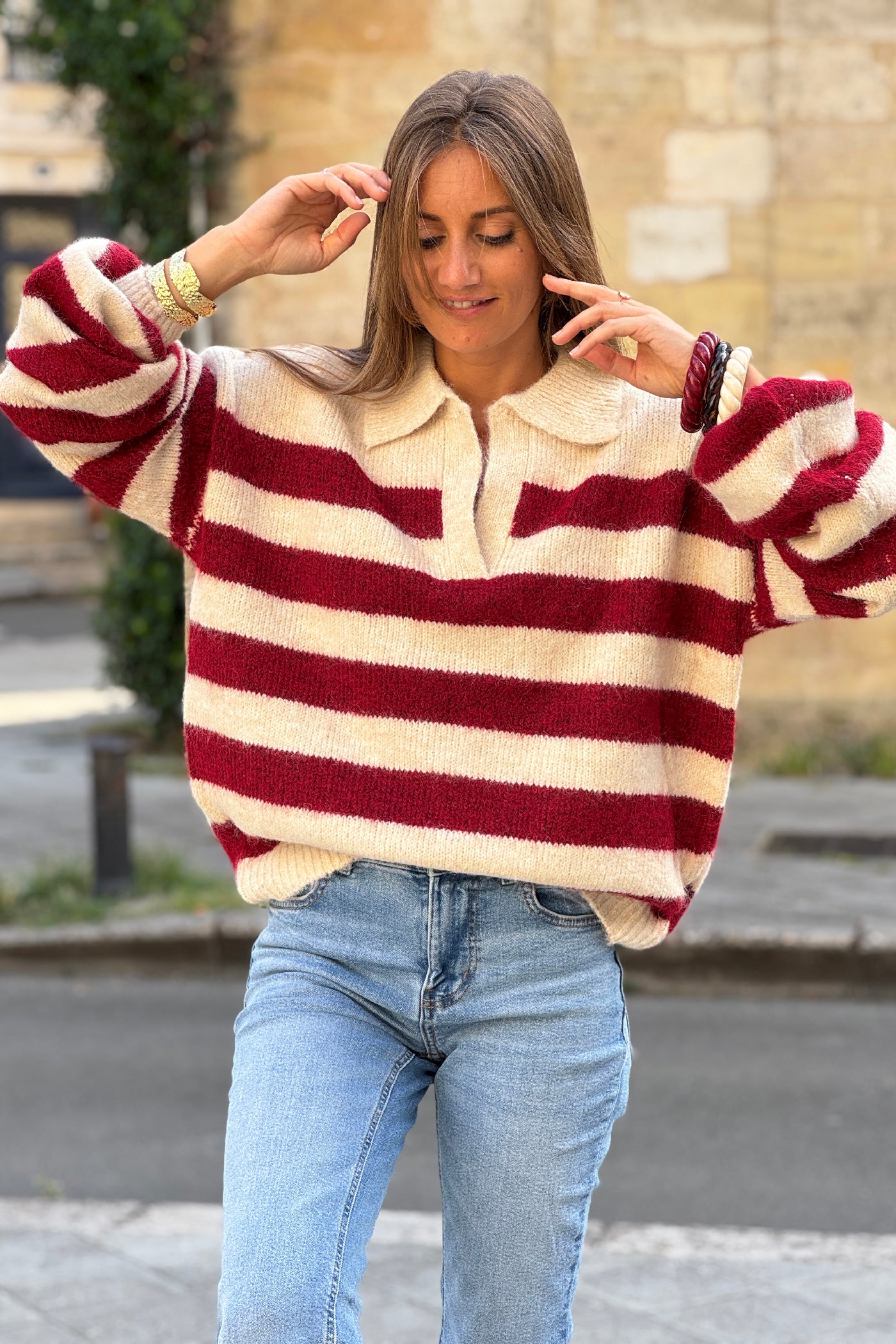 Pull moelleux beige rayures bordeaux col polo