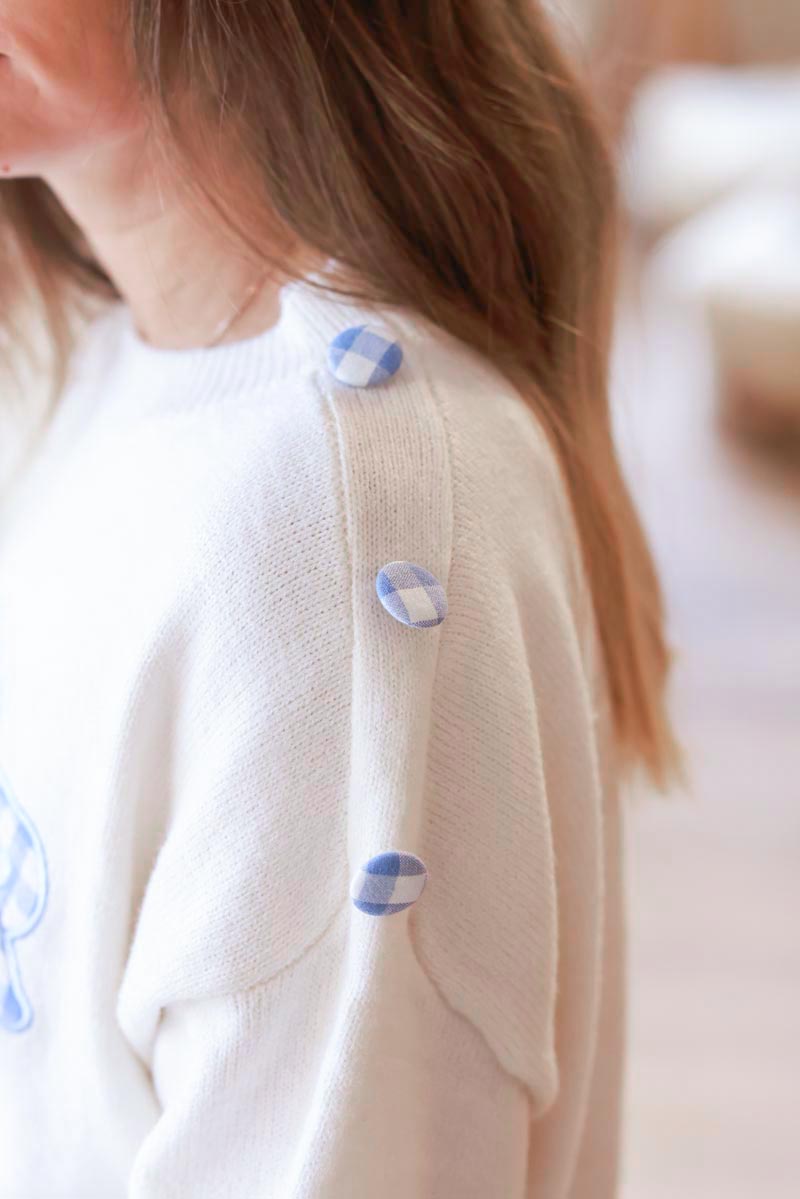 Pull moelleux blanc cassé broderie Amour carreaux vichy bleu