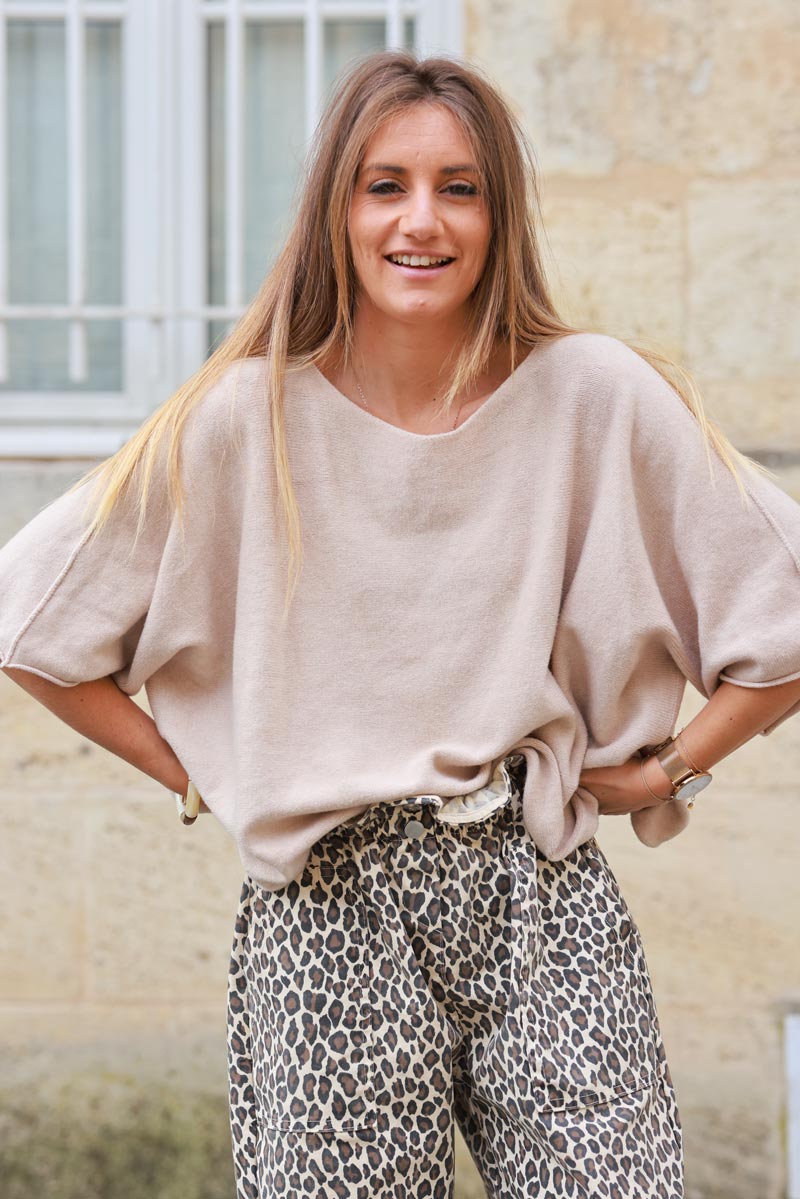 Pull moelleux et doux beige manches chauve souris col rond