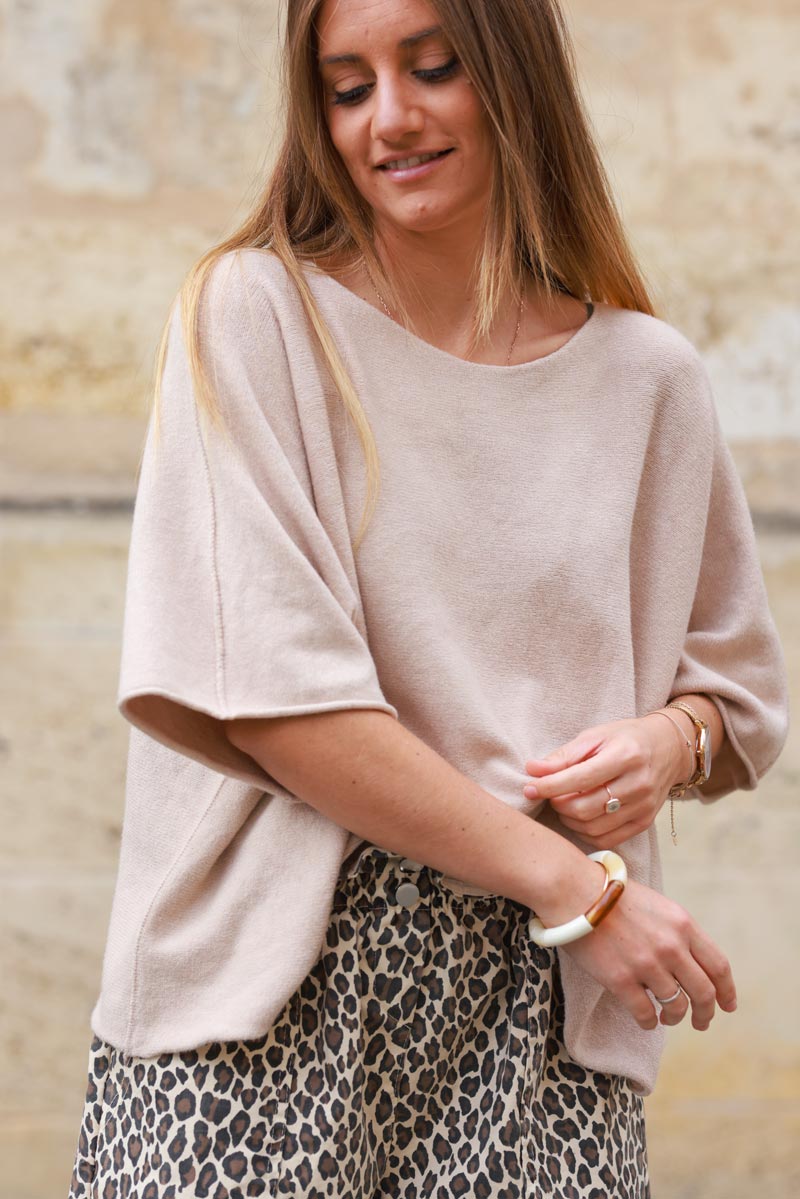 Pull moelleux et doux beige manches chauve souris col rond