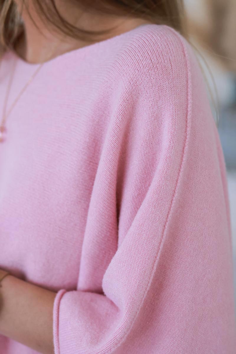 Pull moelleux et doux rose pâle manches chauve souris col rond