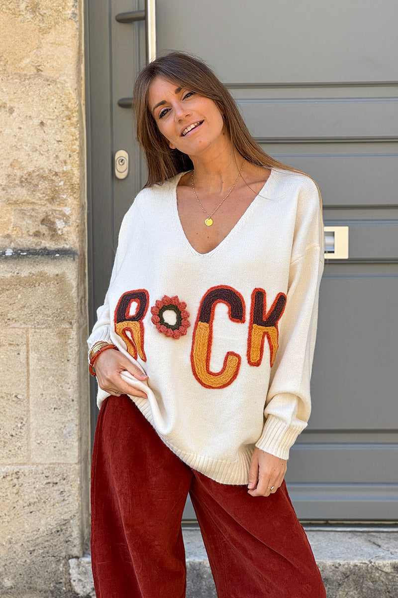 Pull moelleux et large beige en petite maille broderie ROCK tons automnes pompons fleurs