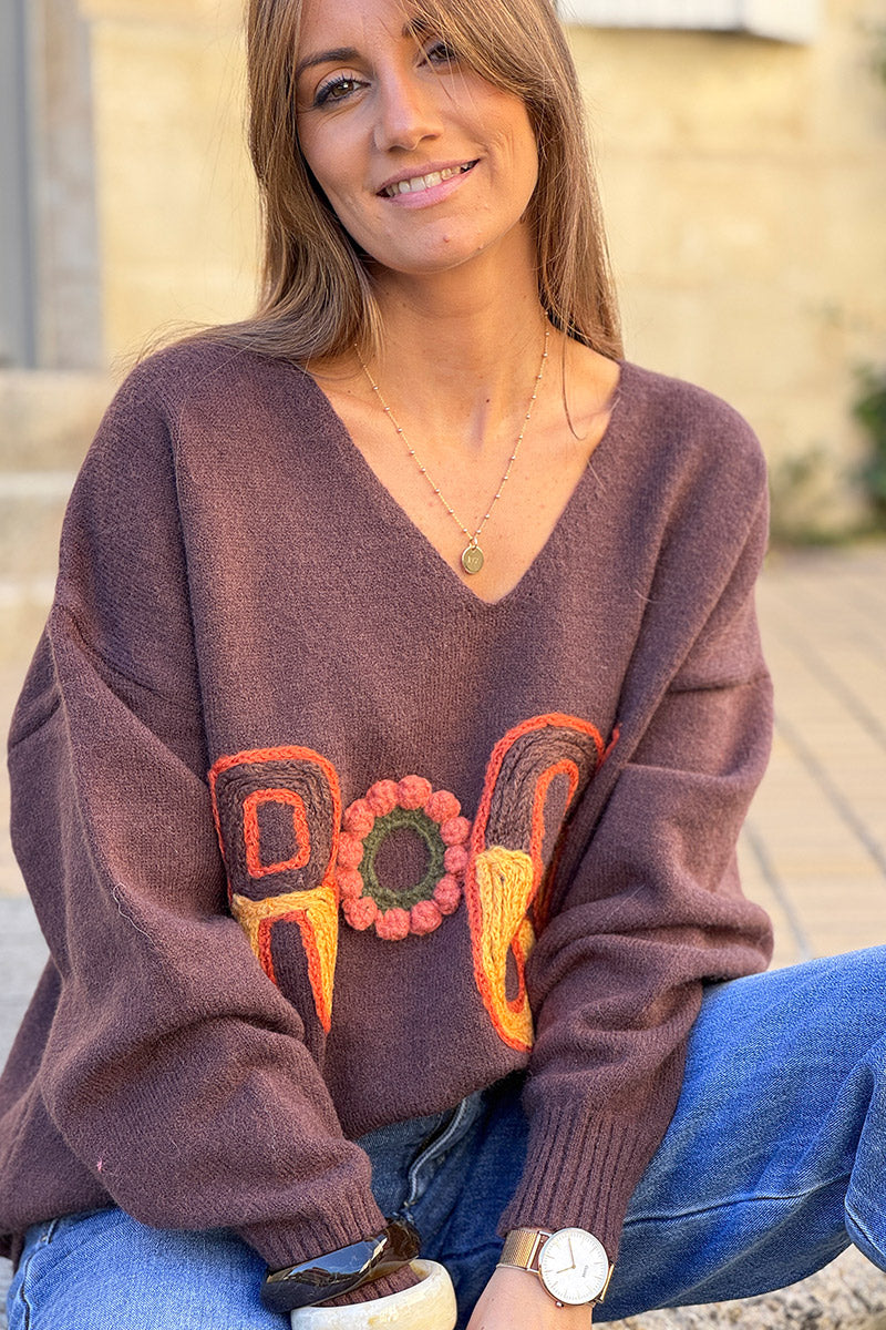 Pull moelleux et large marron en petite maille broderie ROCK tons automnes pompons fleurs