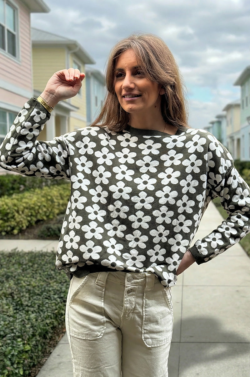 Pull moelleux kaki petite maille motifs fleurs col rond