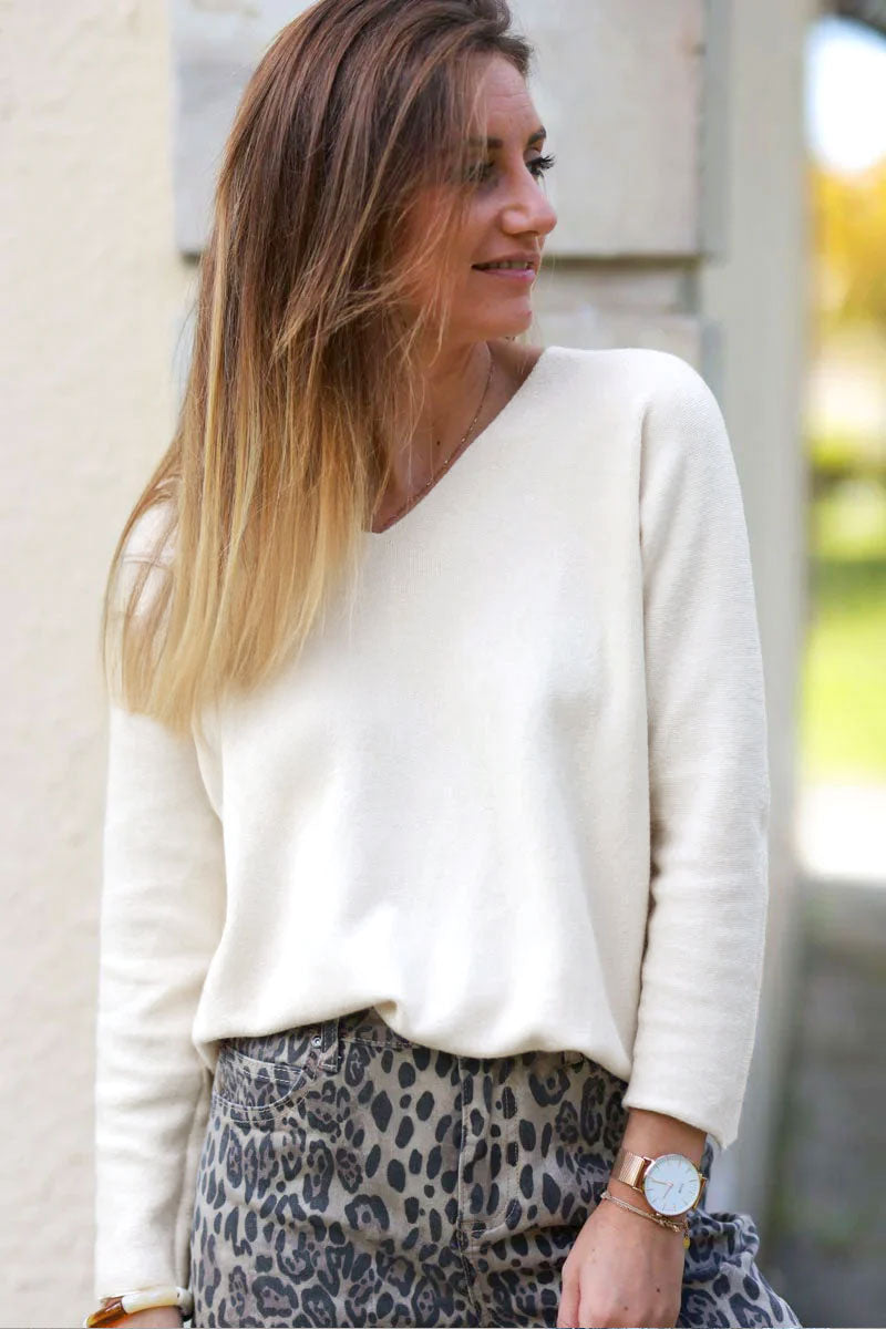 Pull moelleux tout doux blanc cassé col V