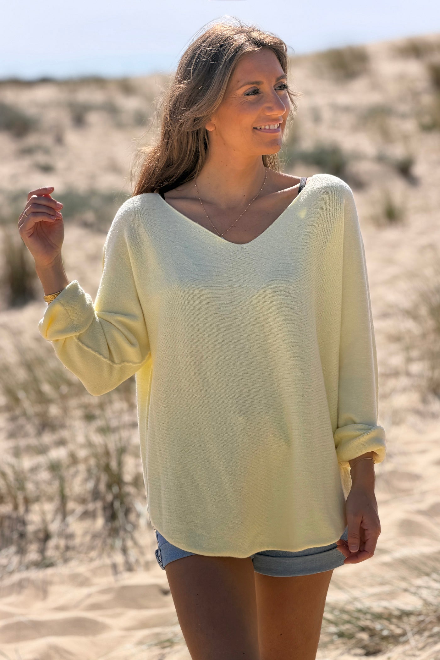 Pull moelleux tout doux jaune pale col v