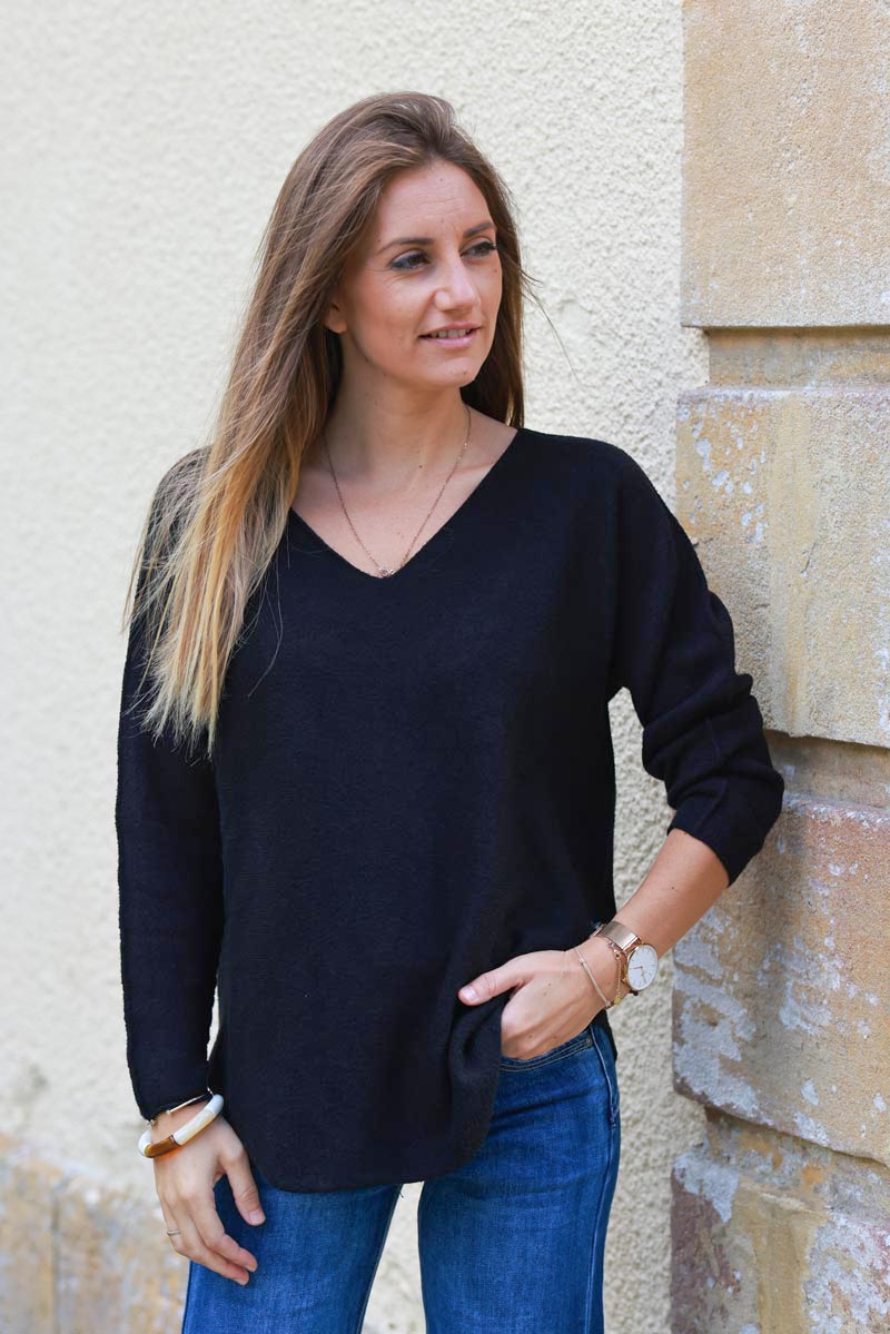 Pull moelleux tout doux noir col v