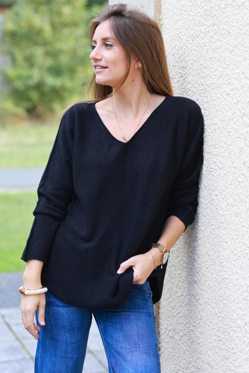 Eloise Black ultra-soft, Viscose Blend V-Neck Sweater