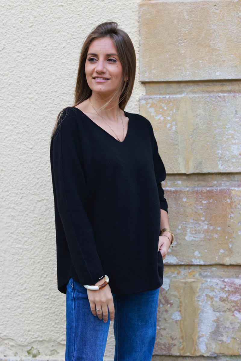 Pull moelleux tout doux noir col v