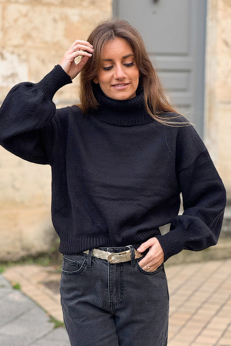 Pull noir en maille col roulé côtelé et manches resserrées