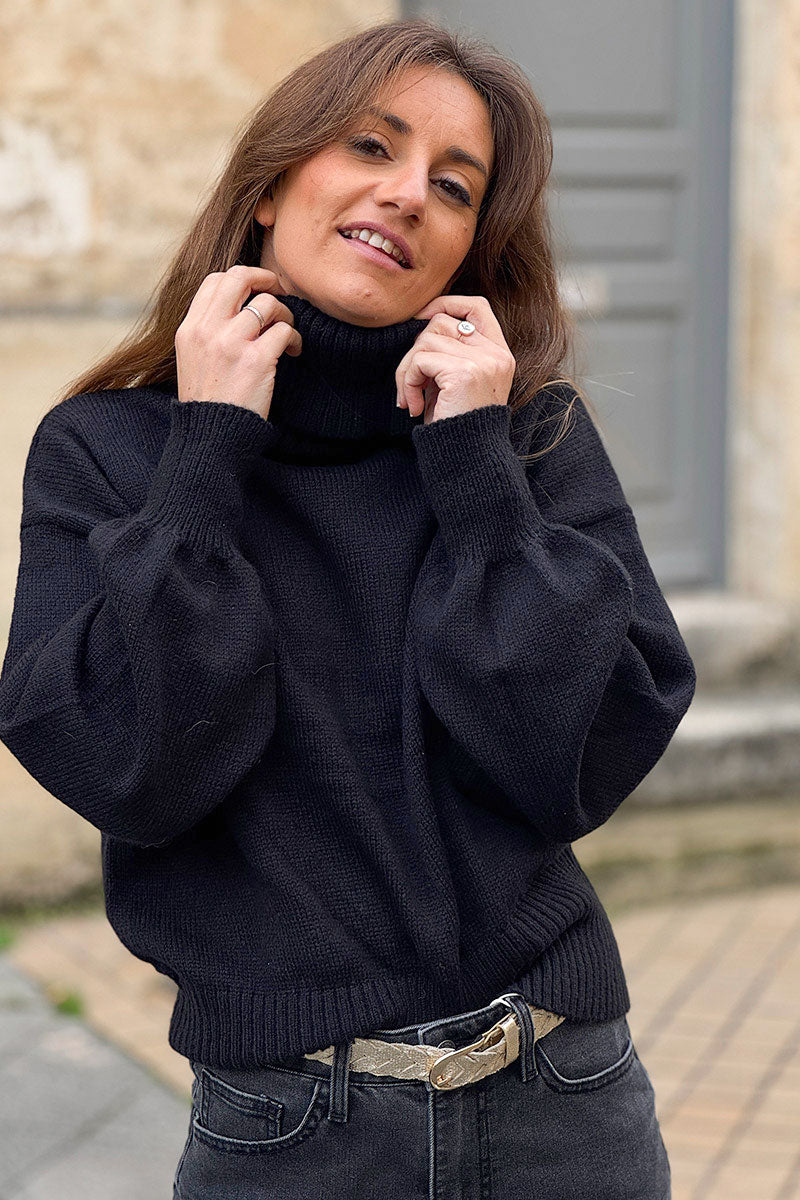 Pull noir en maille col roulé côtelé et manches resserrées