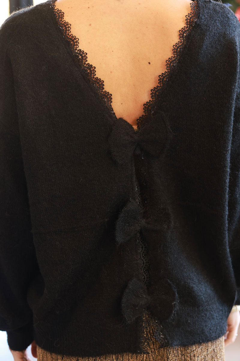 Pull noir en petite maille col rond dos dentelle et nœuds