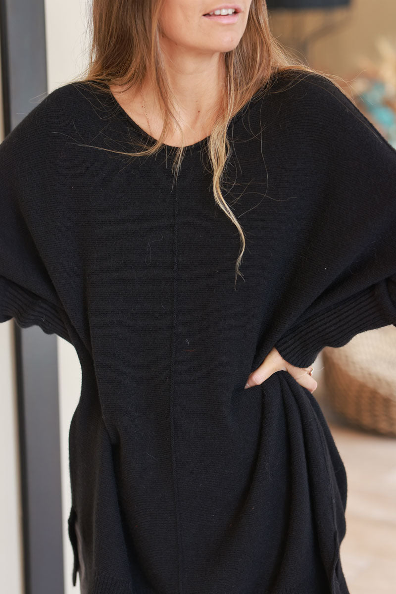 Pull noir long oversize tout doux col rond couture manches resserrées côtelées