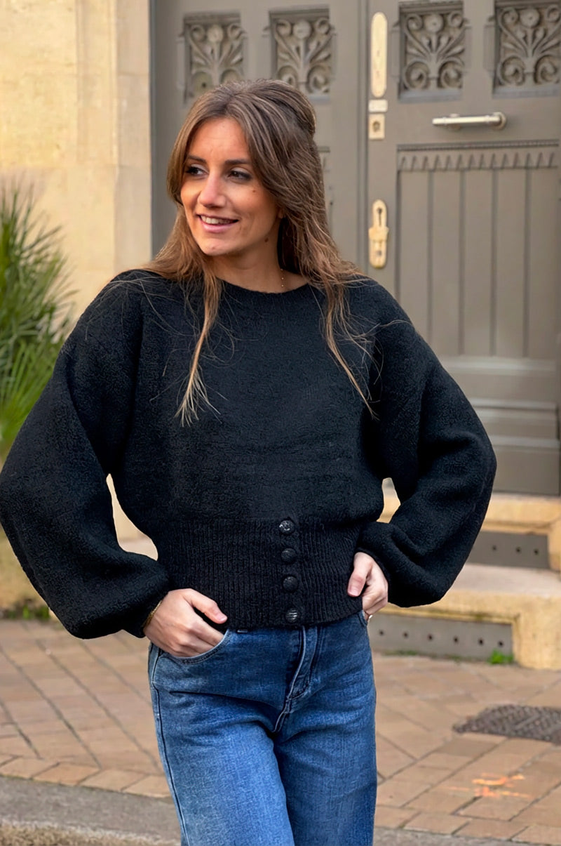 Pull noir moelleux en maille taille resserrée avec boutons