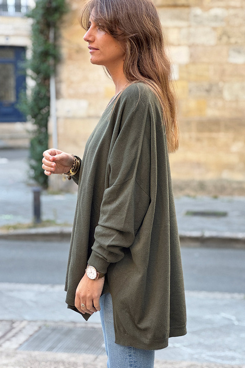 Pull large et doux kaki col v côtelé