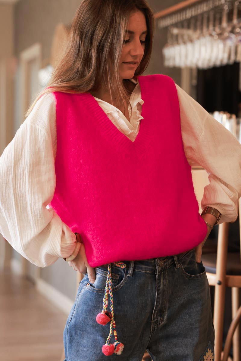 Pull sans manches fuchsia en grosse maille col v côtelé