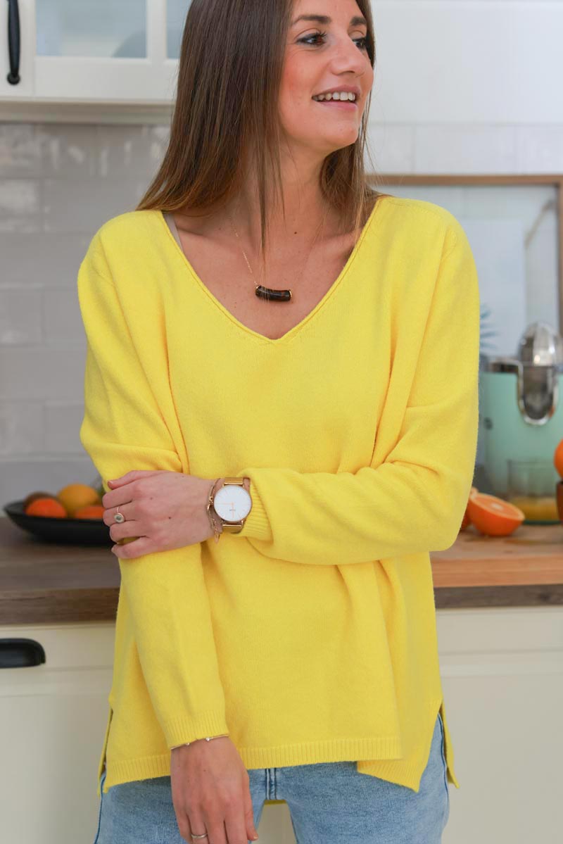 Pull basique tout doux jaune col V