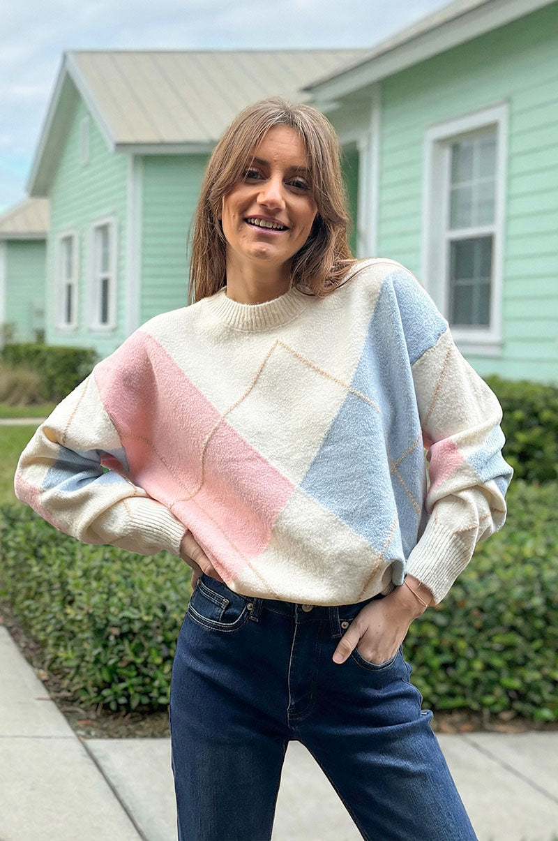 Pull tout doux et moelleux écru motif losanges jacquard tons pastels rose et bleu