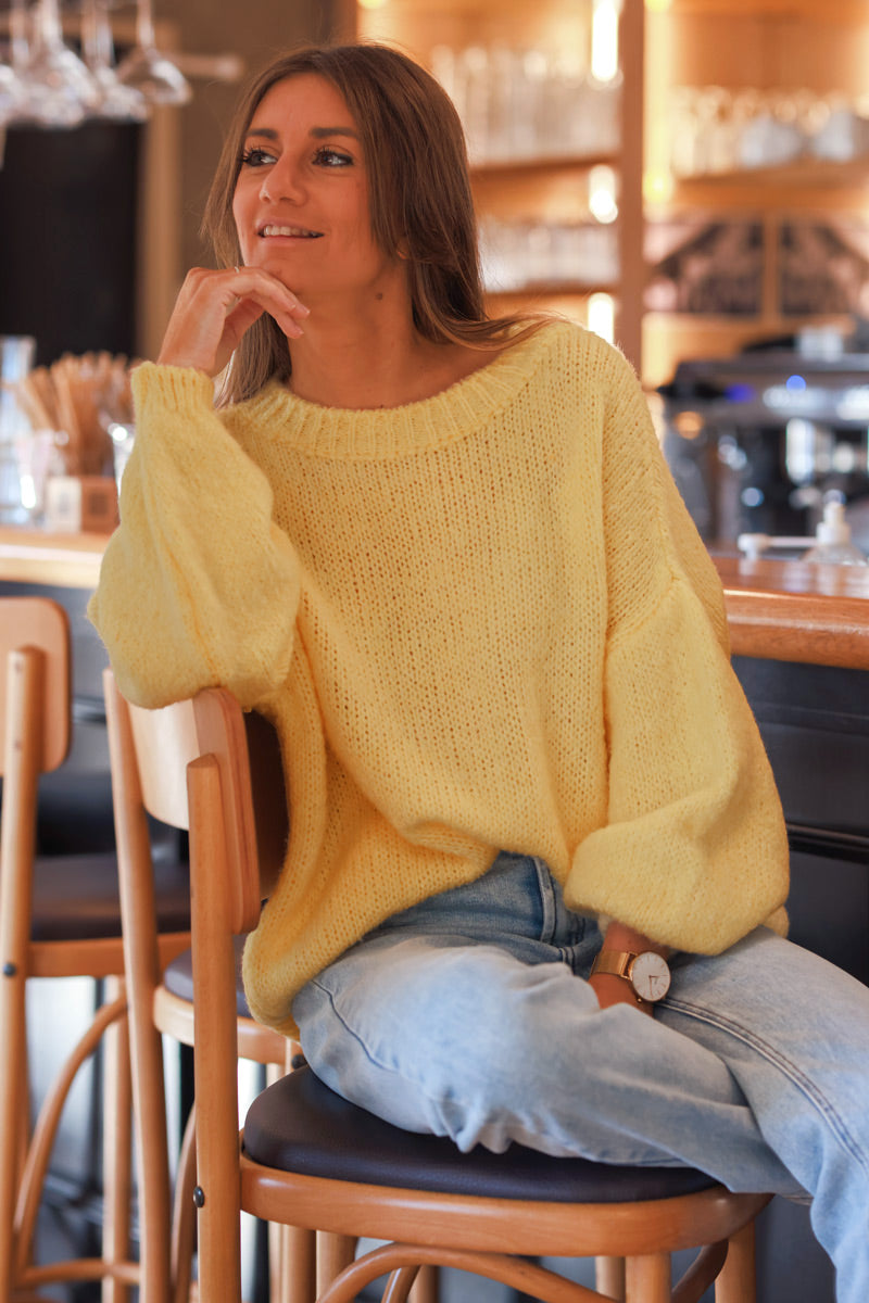 Pull tout doux jaune pastel en maille col rond et manches bouffantes