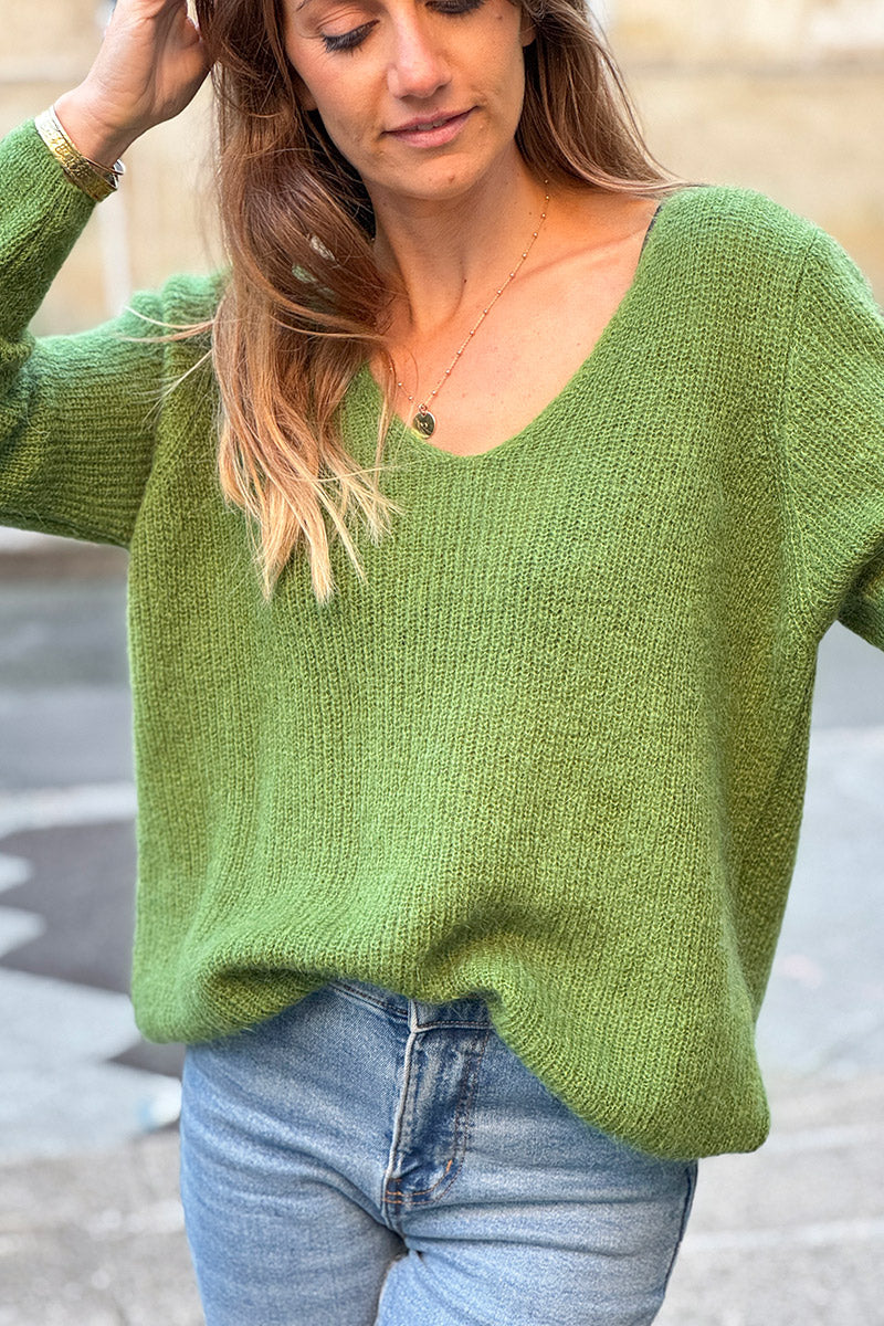 Pull vert coupe ajustée en petite maille col V
