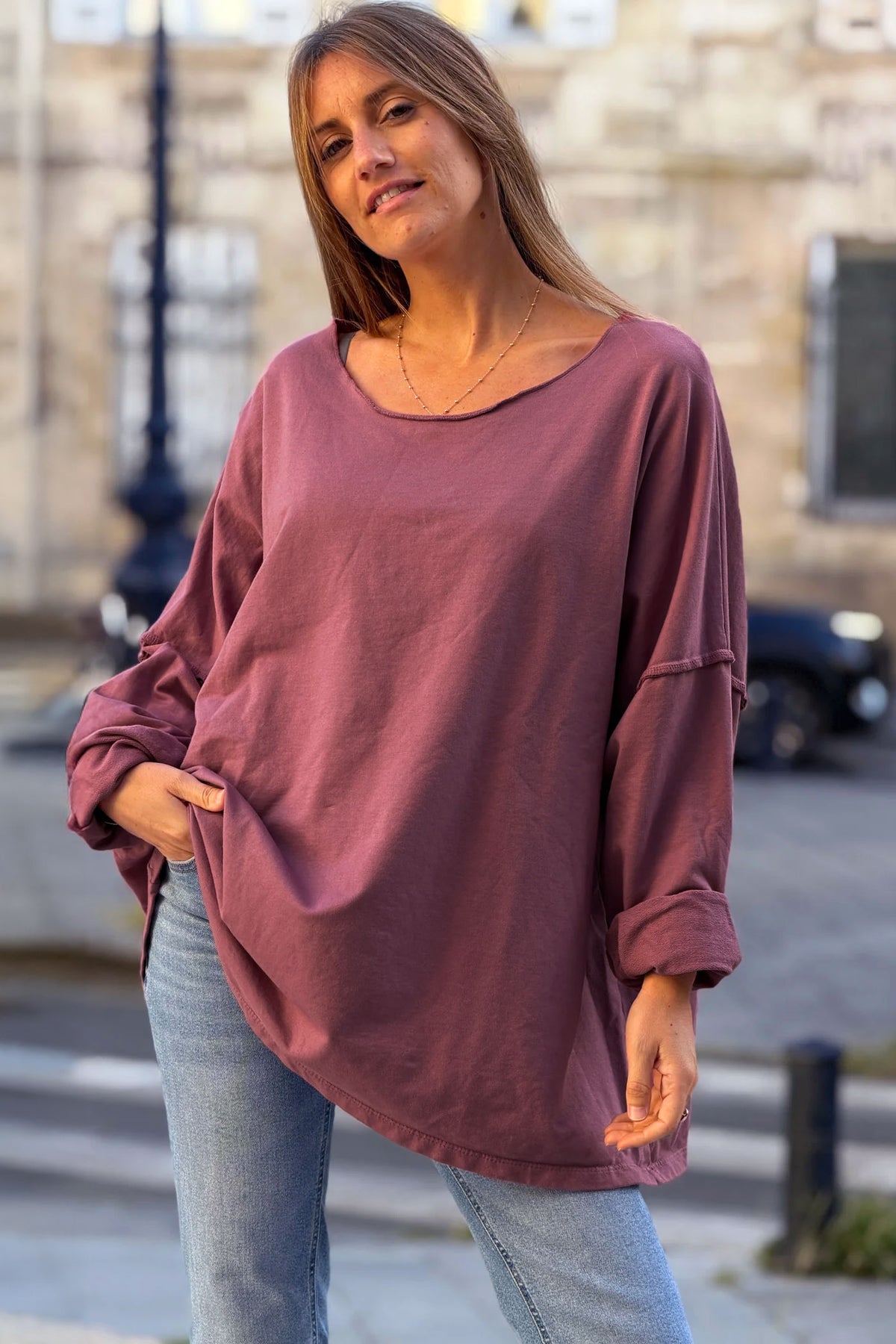 Pull vieux rose large oversize col rond en coton stretch coutures apparentes