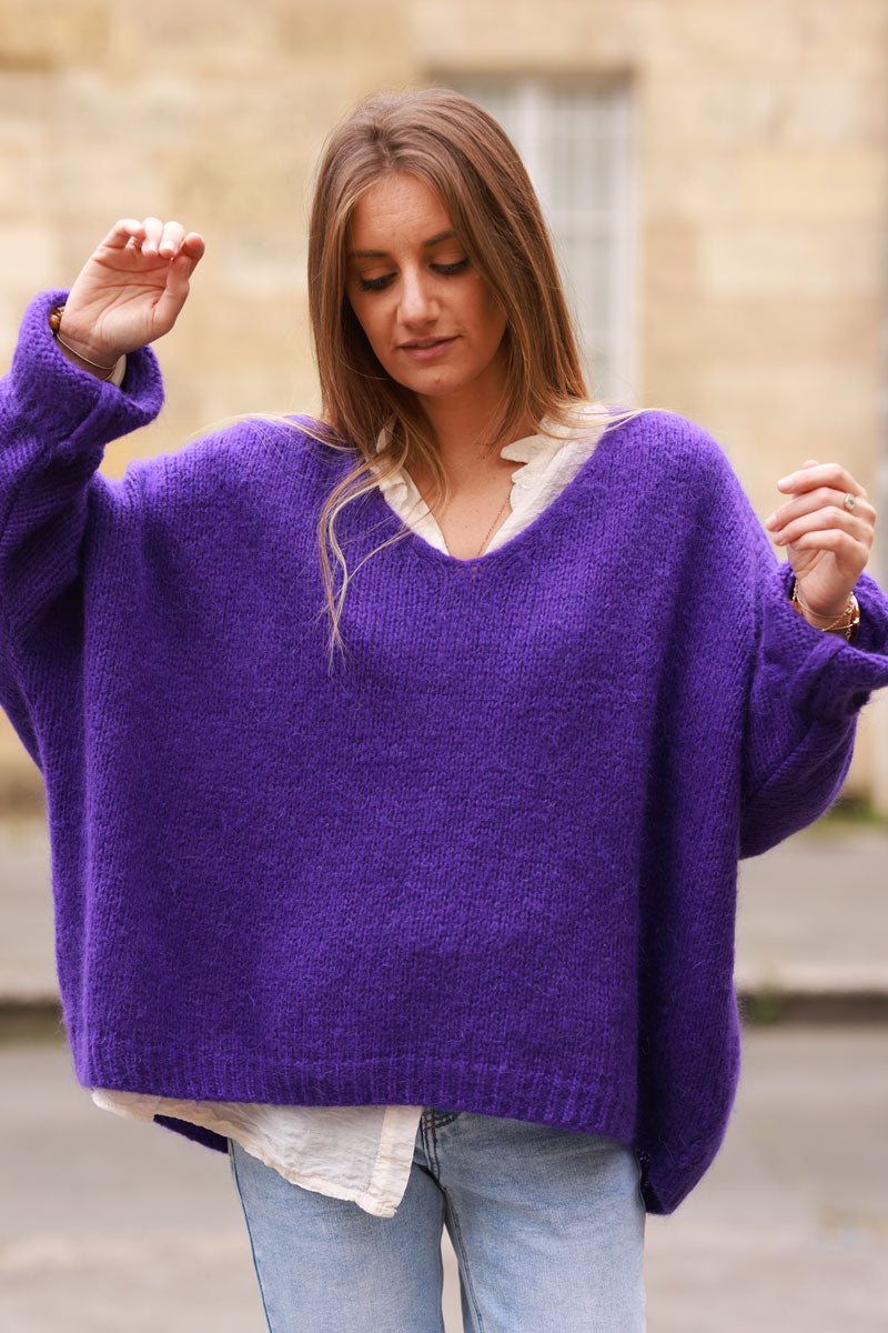 Pull violet en maille col v manches chauve souris