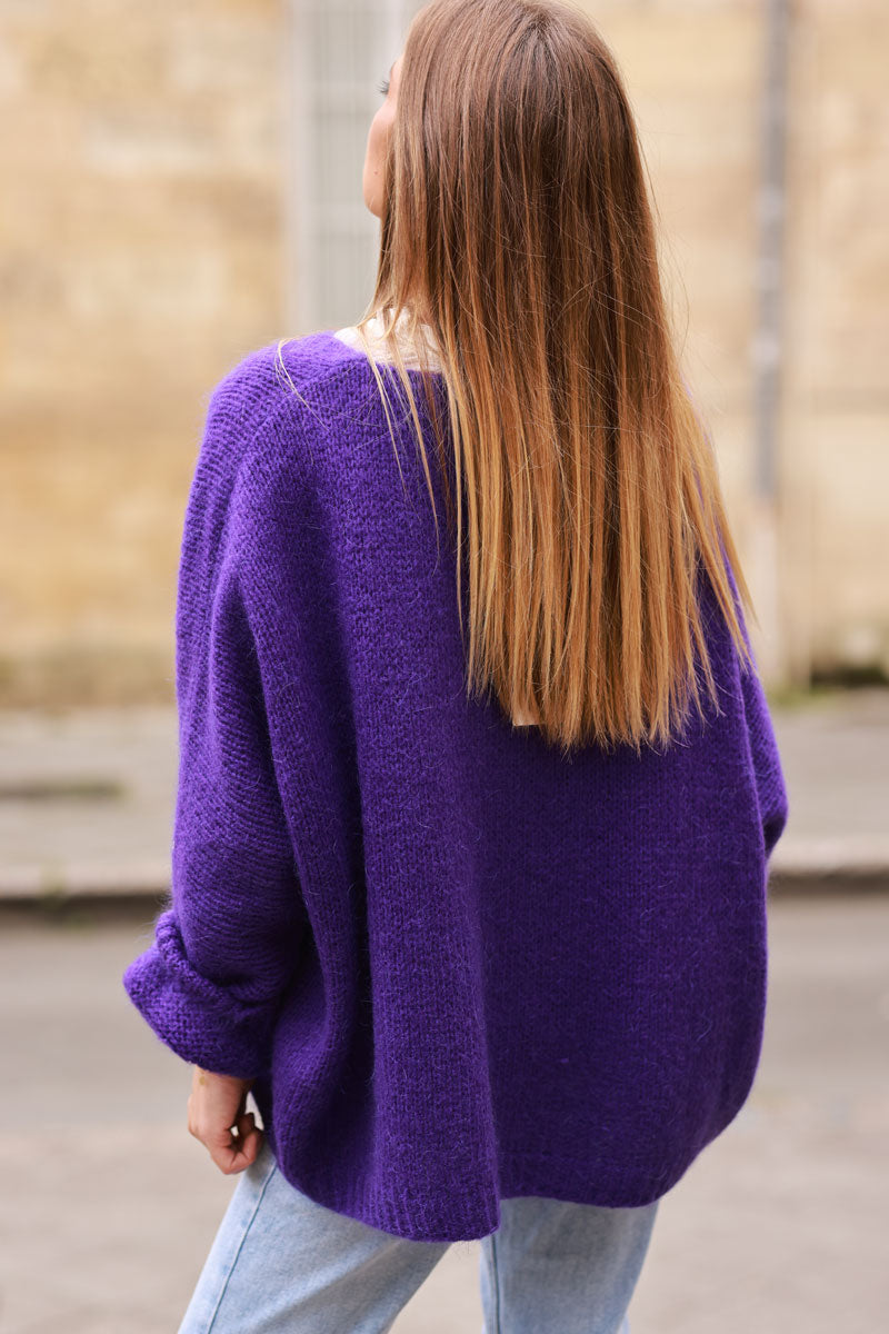 Pull violet en maille col v manches chauve souris