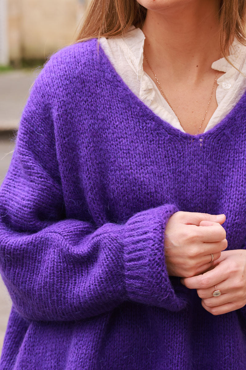 Pull violet en maille col v manches chauve souris