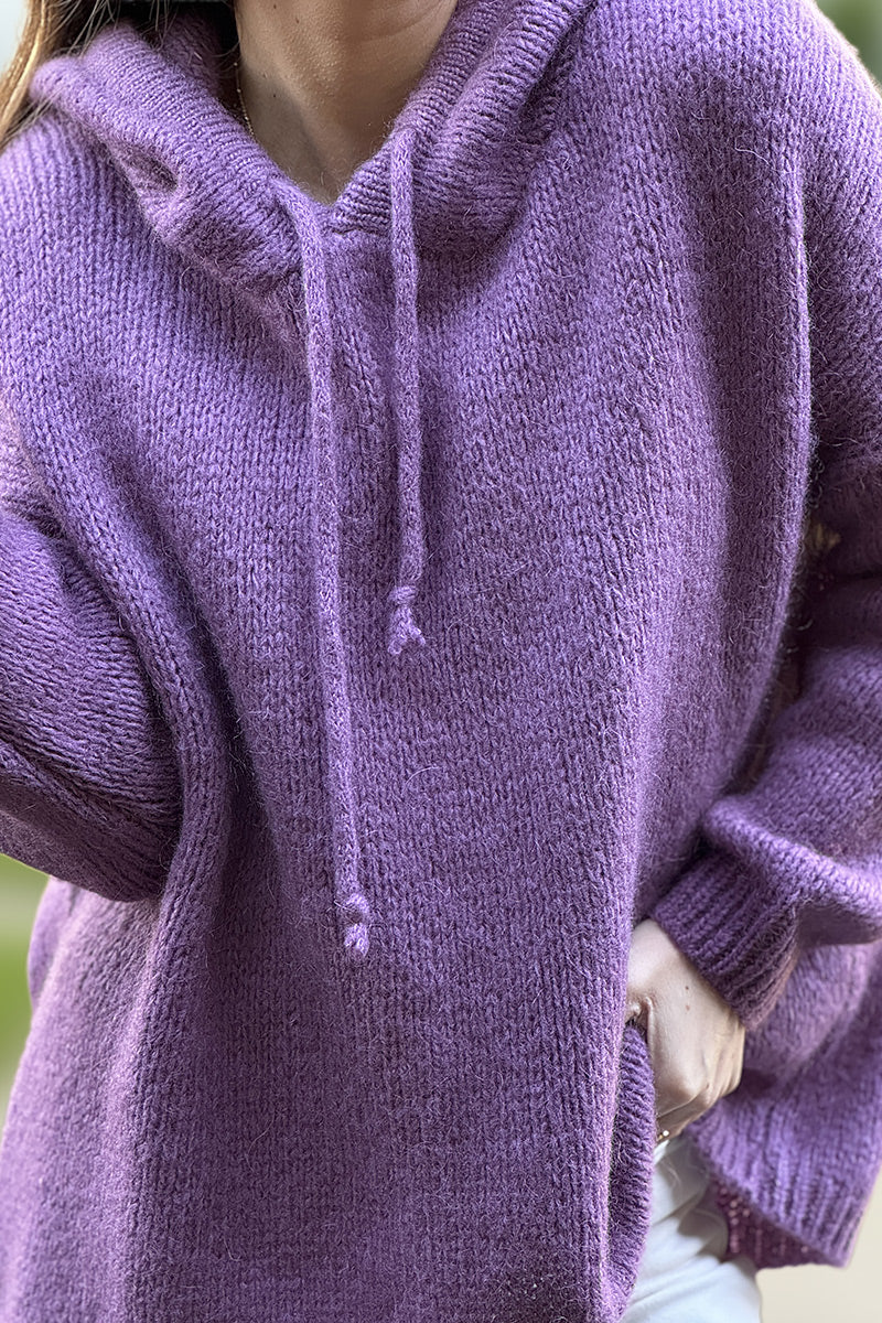 Pull violet pastel en maille mohair à capuche avec cordons