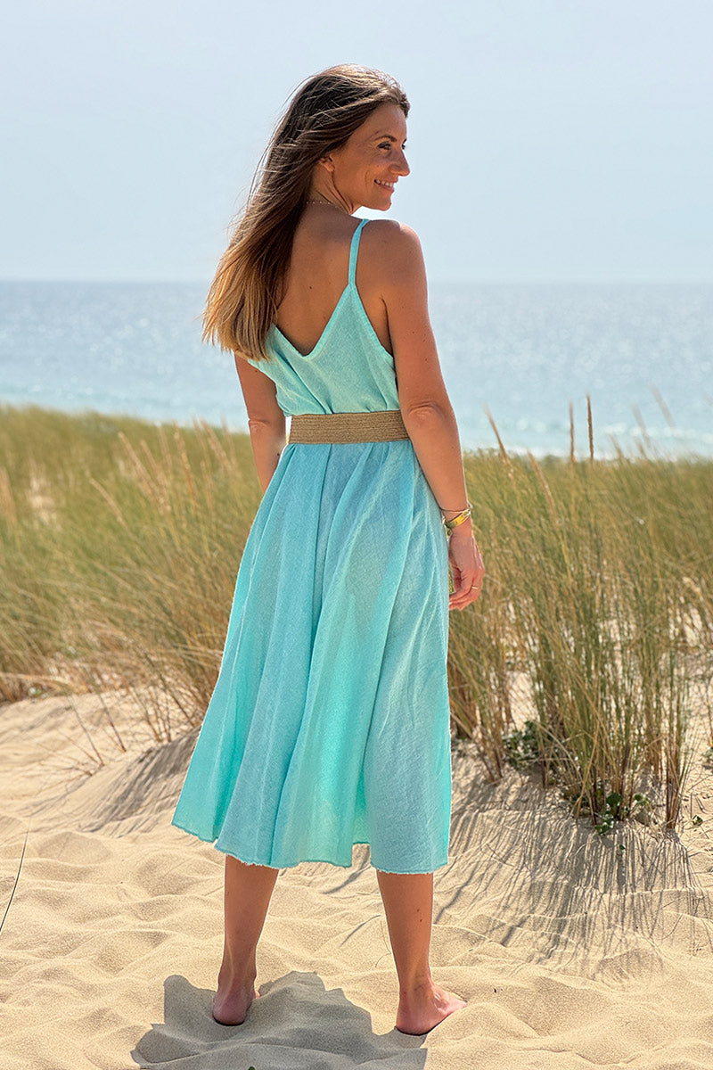 Robe a bretelle mi longue évasée en coton turquoise délavé