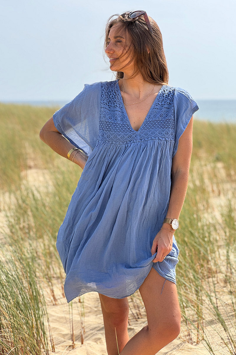 Robe bleu lavande légère voile de coton haut dentelle