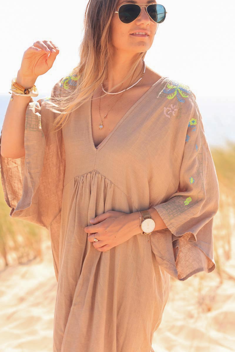 Camel maxi dress with batwing sleeves and colorful shoulder embroidery