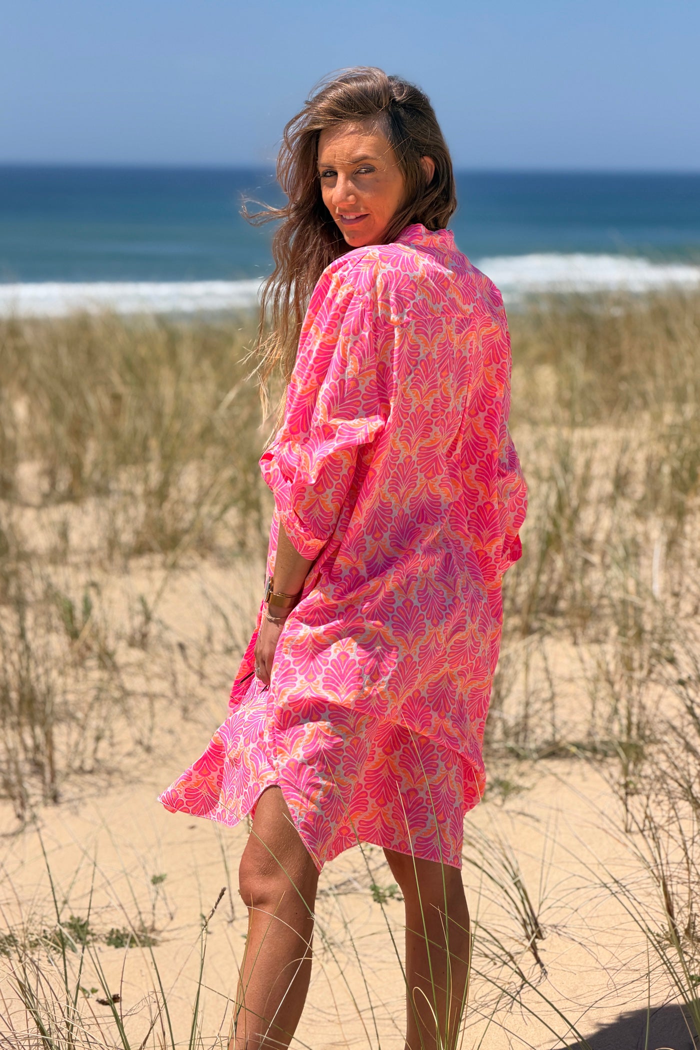 Robe chemise en coton imprimé lys rose fluo