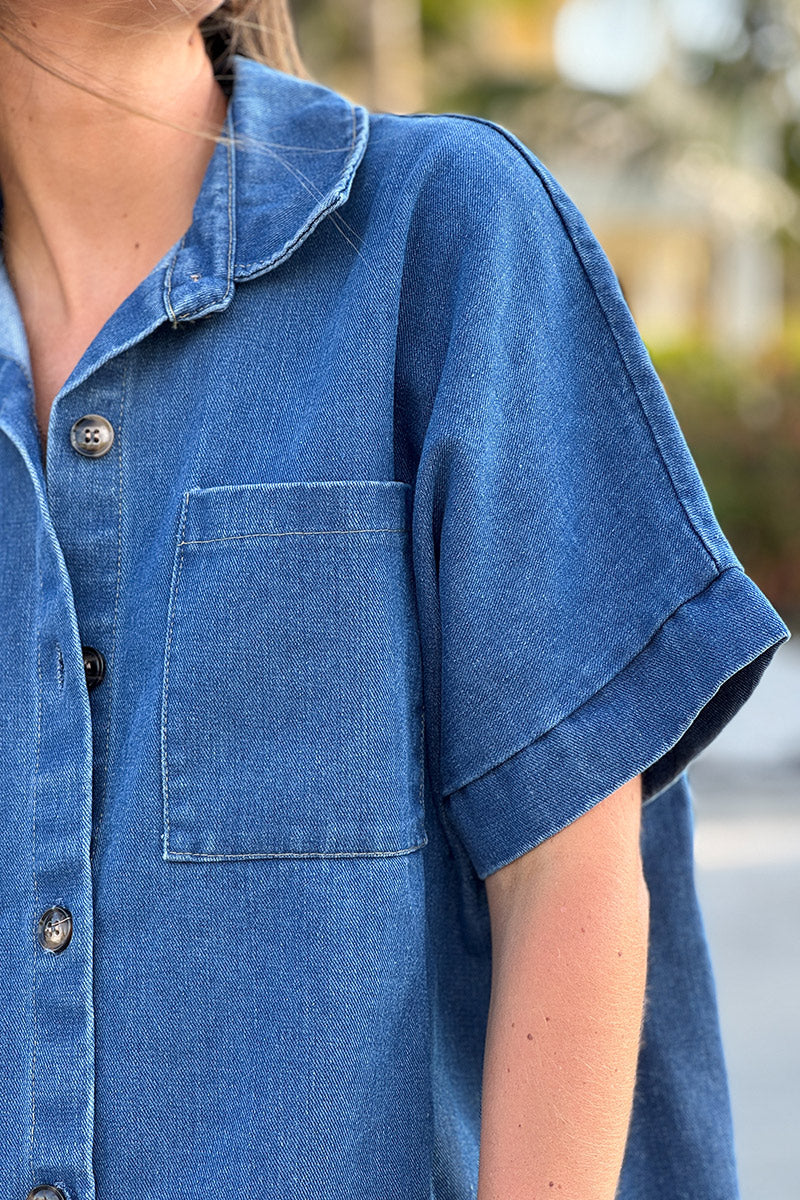 Robe chemise en jean brut boutons écaille et poche