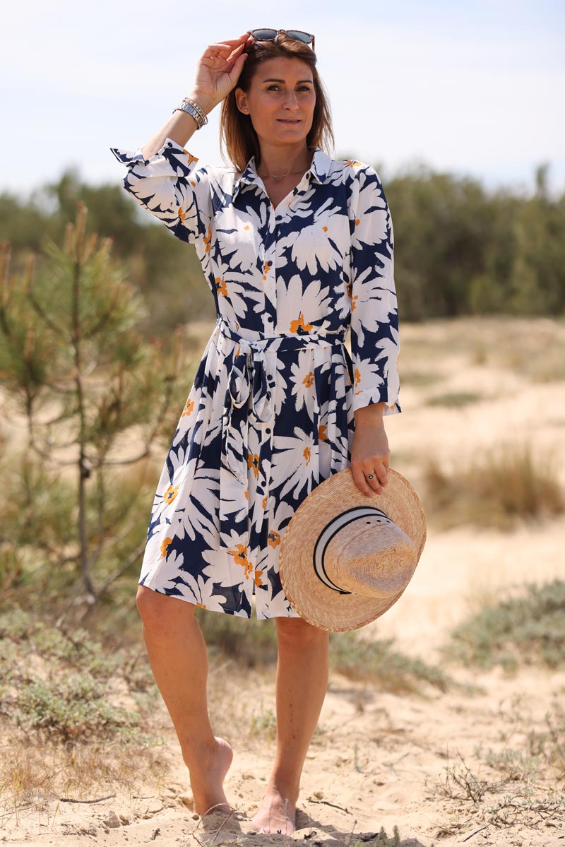 Flowy navy blue shirt dress buttons belt at the waist daisy patterns