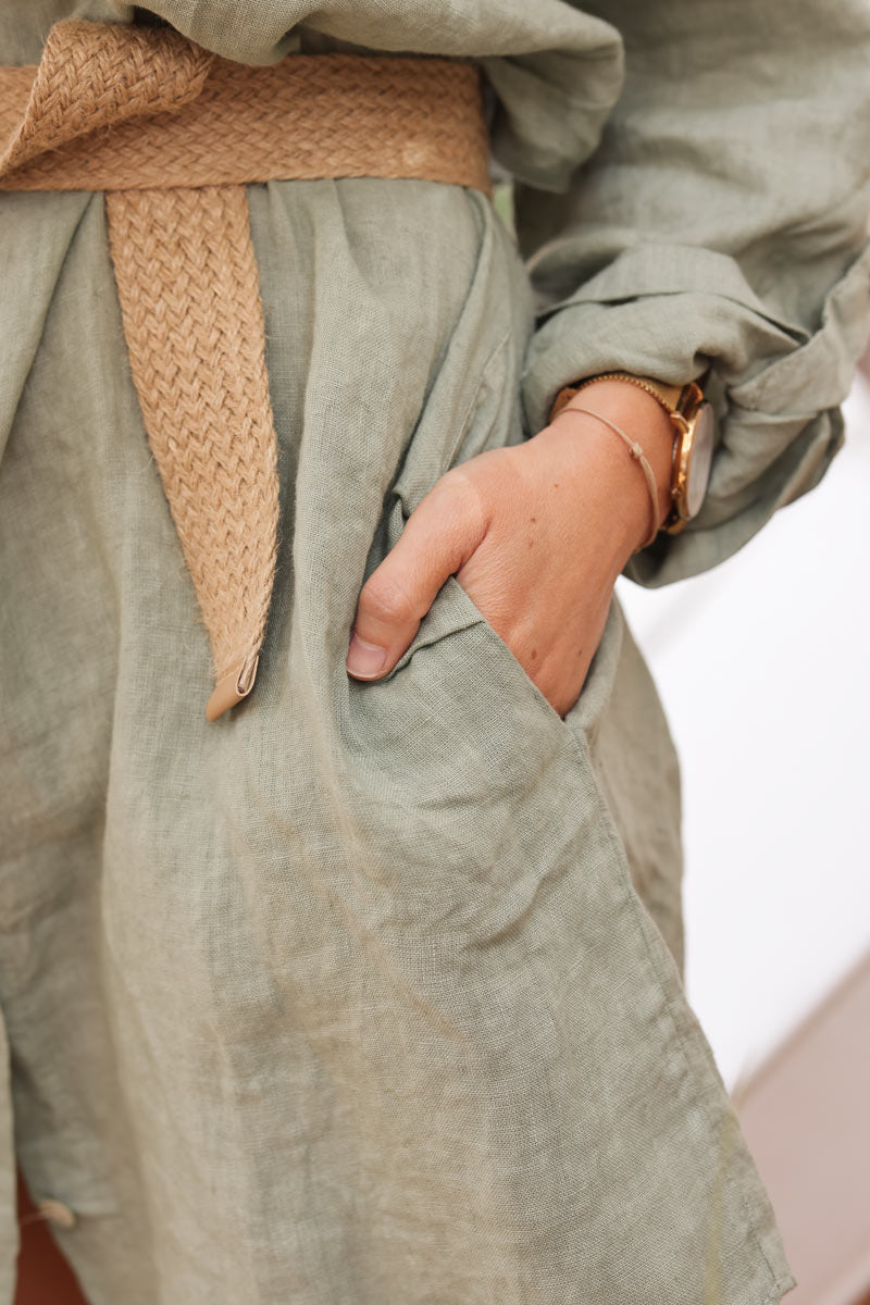 Robe chemise kaki en lin avec poches sur les cotés boutons nacrés