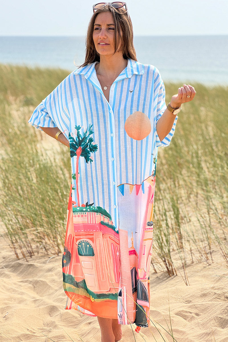 Robe chemise longue et large blanche imprimé Italie pastel rayures bleues